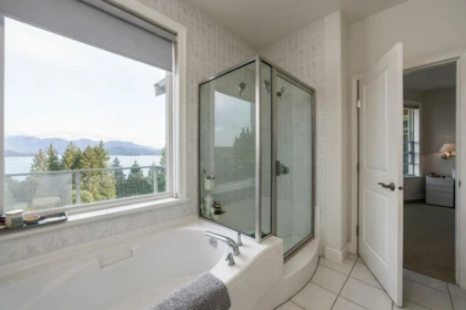 Hallway Photo of 1208 St Andrews Road, Gibsons, BC