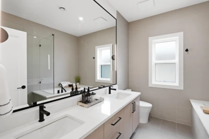 Walk-In Closet Photo of A 9312 Ebor Road, Delta, BC