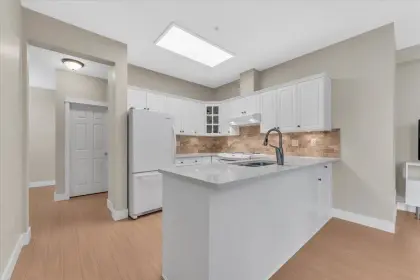 103 5270 Oakmount Crescent, Burnaby, BC, Burnaby — Apartment/Condo for sale