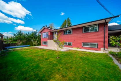 18019 61a Avenue, Surrey, BC, Surrey — Single Family Residence for sale
