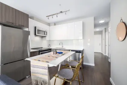 205 6555 Victoria Drive, Vancouver, BC, Vancouver — Apartment/Condo for sale