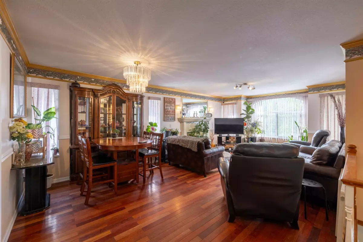 Kitchen Photo of 14446 Bedford Drive, Surrey, BC