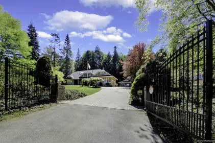 13736 Crescent Road, Surrey, BC, Surrey — Single Family Residence for sale
