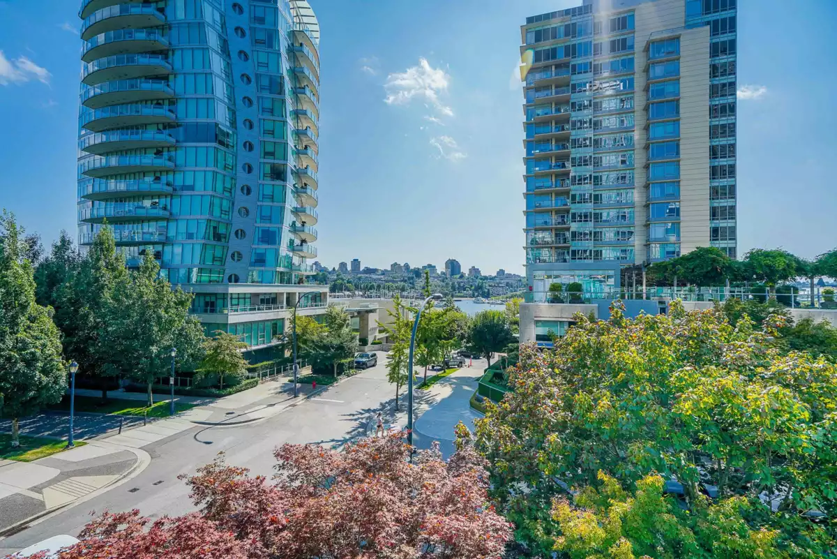 Dining Area Photo of 403 Beach Crescent, Vancouver, BC