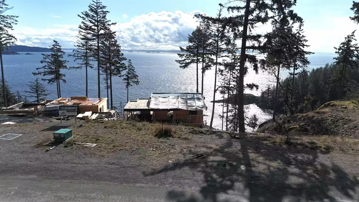Family Room Photo of 791 Seymour Bay Drive, Bowen Island, BC