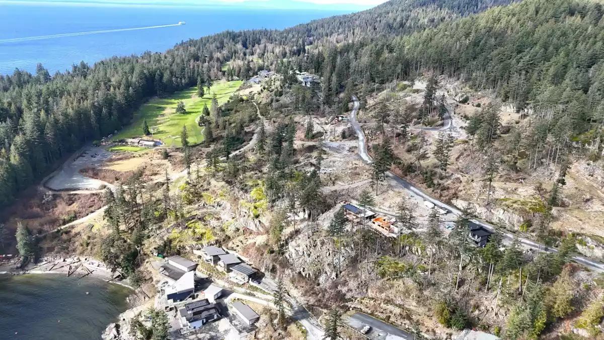 Walk-In Closet Photo of 791 Seymour Bay Drive, Bowen Island, BC