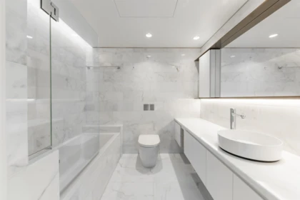 Guest Bathroom Photo of 1006 1408 Robson Street, Vancouver, BC