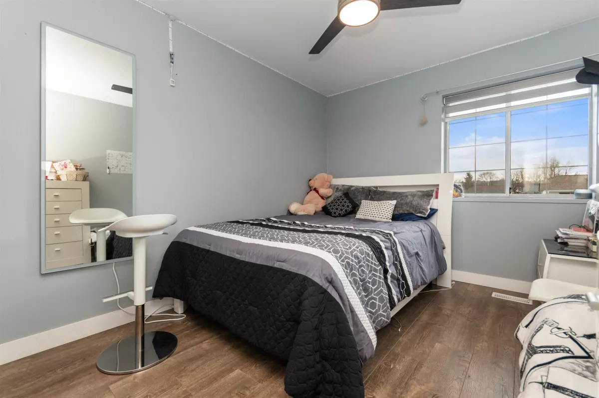 Front Yard Photo of 32110 Rogers Avenue, Abbotsford, BC