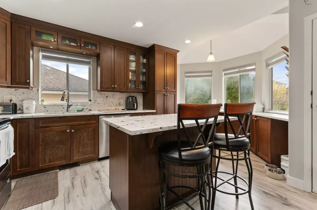 Hallway Photo of 32110 Rogers Avenue, Abbotsford, BC