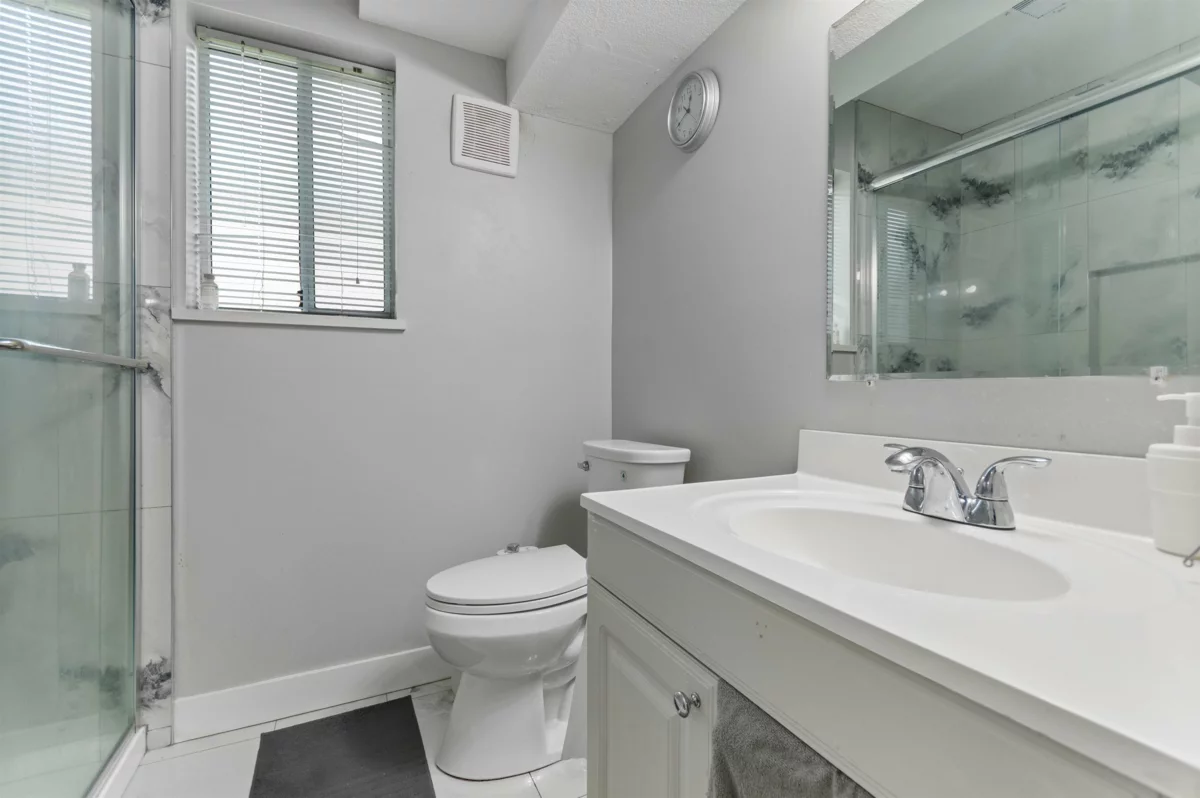 Hot Tub / Spa Photo of 32110 Rogers Avenue, Abbotsford, BC