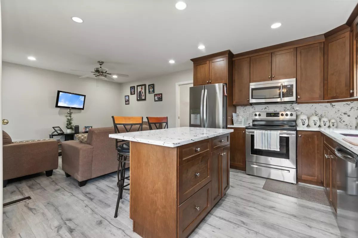 Mudroom Photo of 32110 Rogers Avenue, Abbotsford, BC