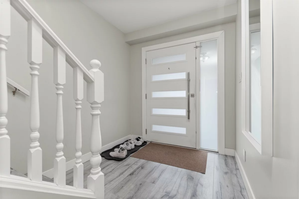 Outdoor Deck Photo of 32110 Rogers Avenue, Abbotsford, BC