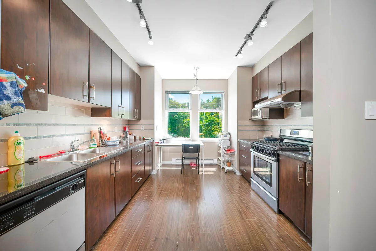Kitchen Island Photo of 7 9333 Ferndale Road, Richmond, BC