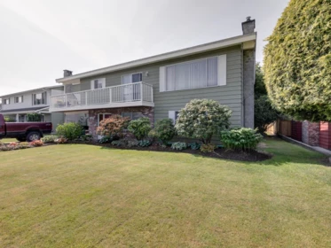 Living Room Photo of 5566 49 Avenue, Delta, BC