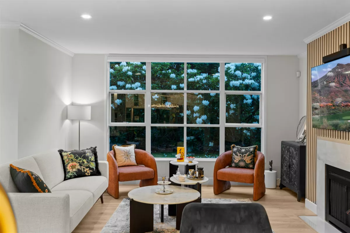 Dining Area Photo of 103 3399 Capilano Crescent, North Vancouver, BC