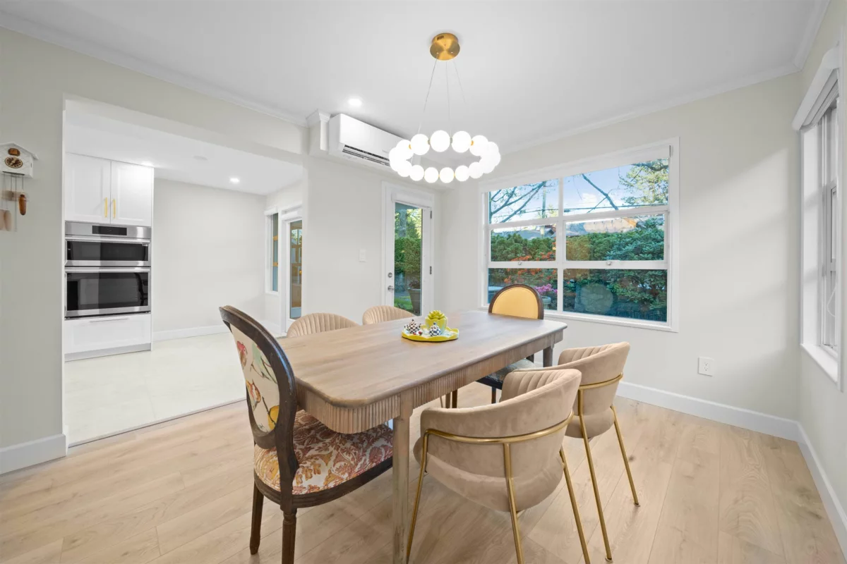 Entry Foyer Photo of 103 3399 Capilano Crescent, North Vancouver, BC