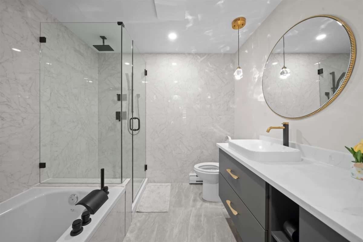 Front Yard Photo of 103 3399 Capilano Crescent, North Vancouver, BC