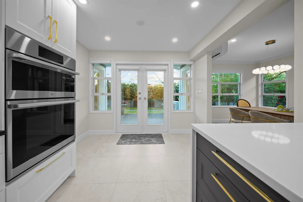 Hallway Photo of 103 3399 Capilano Crescent, North Vancouver, BC