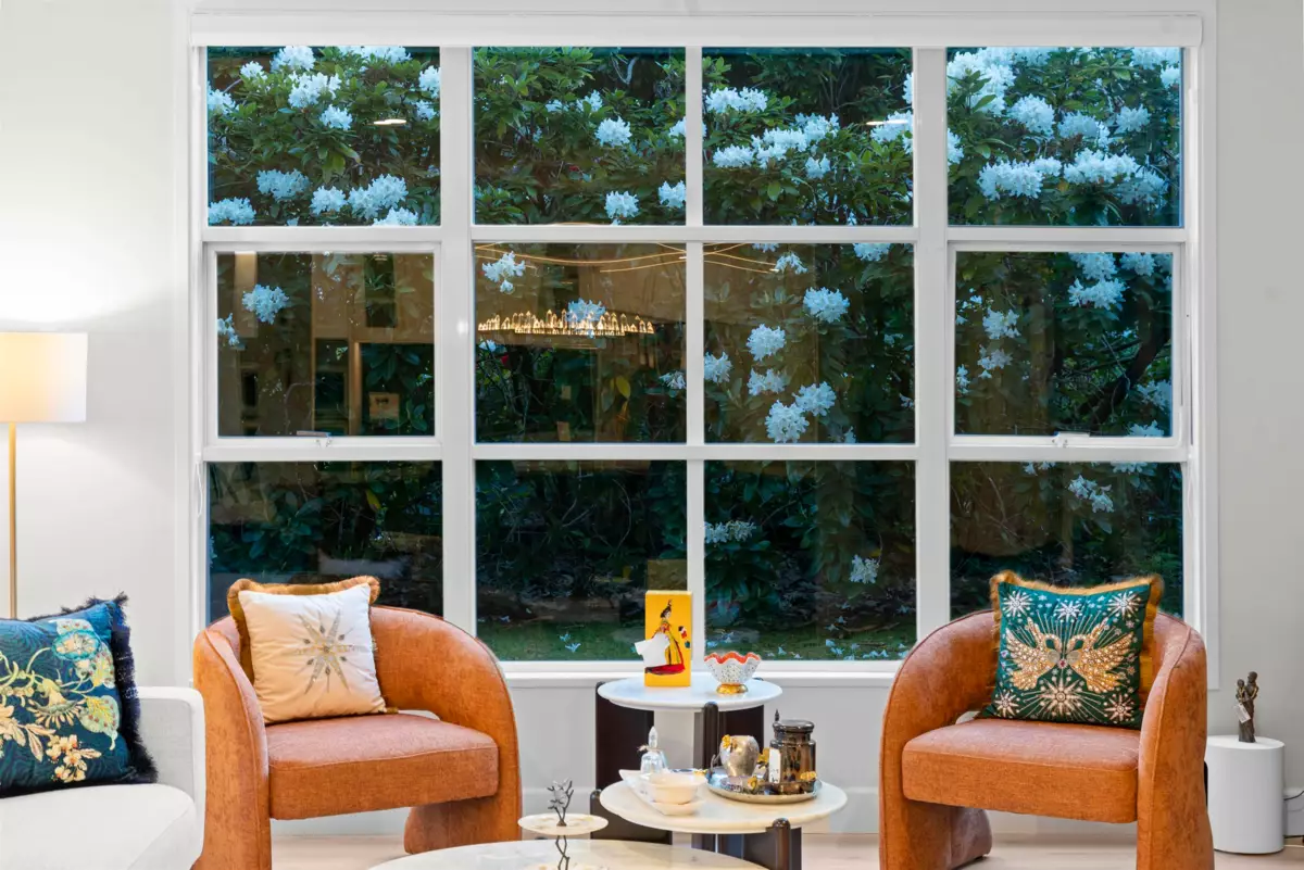 Kitchen Island Photo of 103 3399 Capilano Crescent, North Vancouver, BC