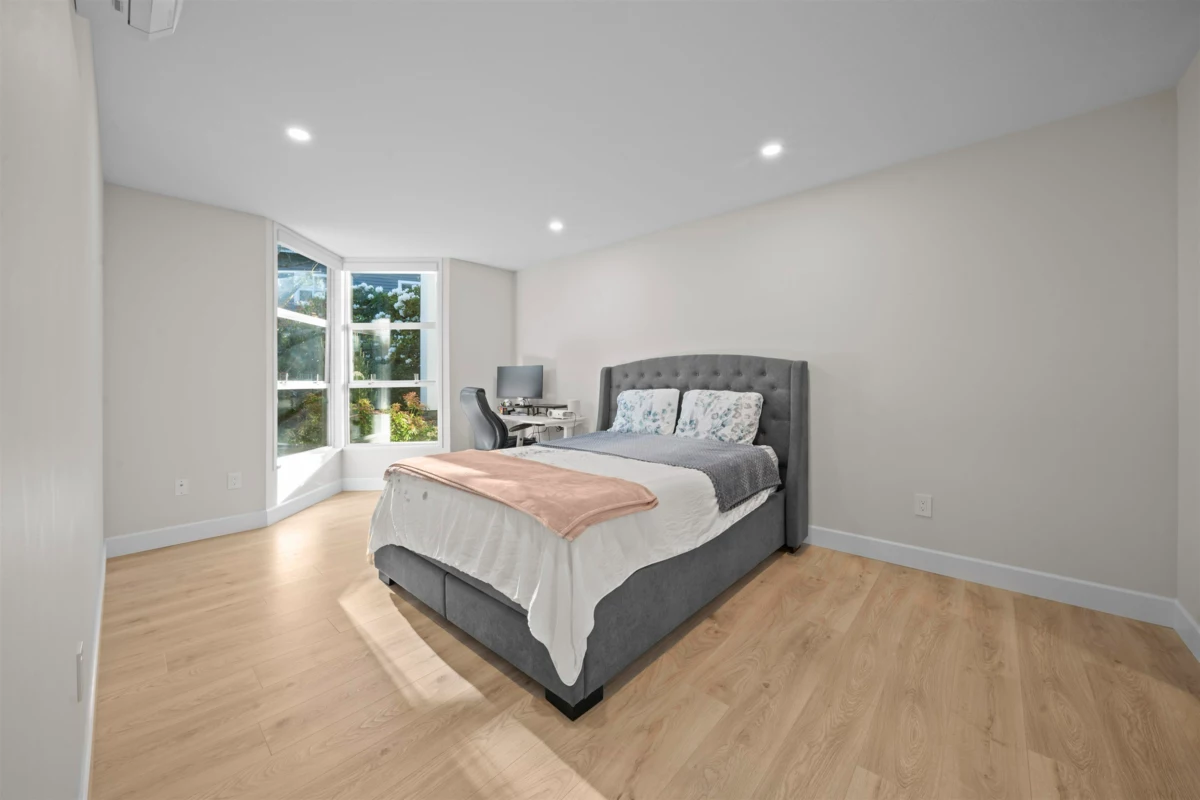 Outdoor Kitchen Photo of 103 3399 Capilano Crescent, North Vancouver, BC