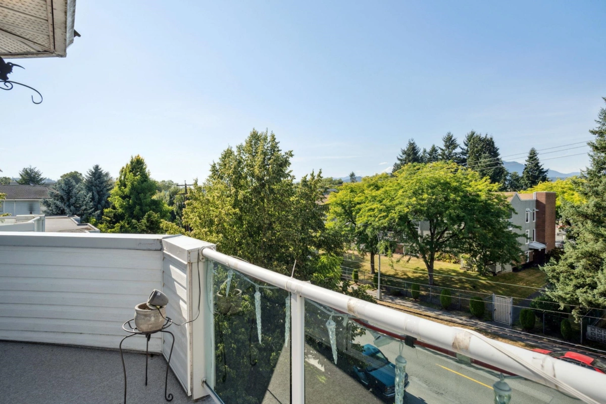 Basement Recreation Room Photo of 402 2983 Cambridge Street, Port Coquitlam, BC
