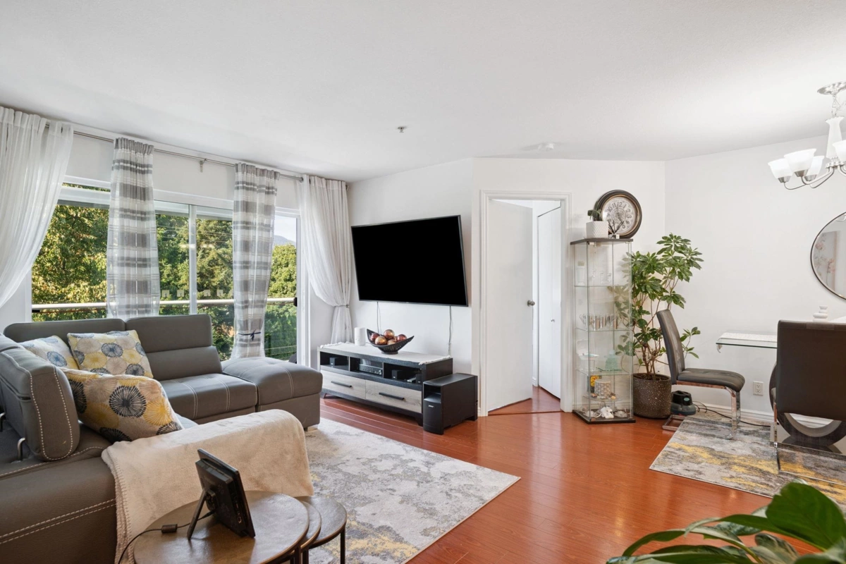 Family Room Photo of 402 2983 Cambridge Street, Port Coquitlam, BC