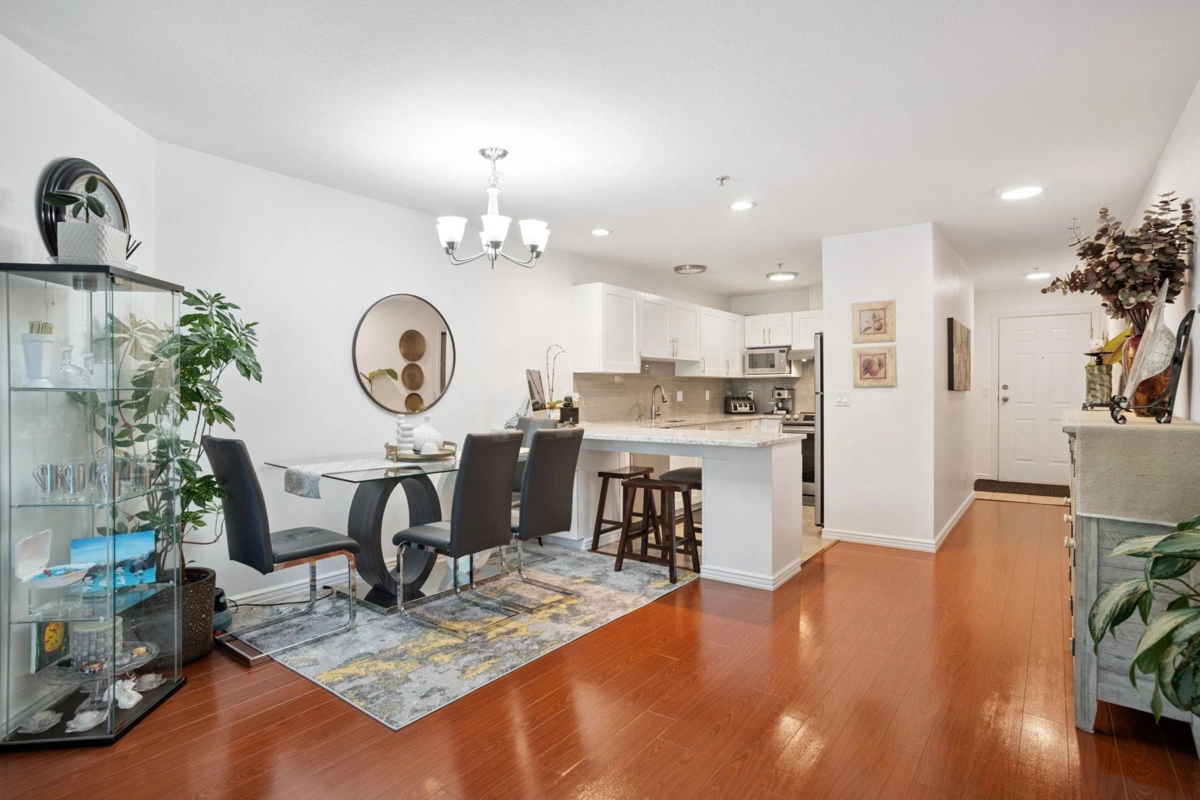 Kitchen Island Photo of 402 2983 Cambridge Street, Port Coquitlam, BC