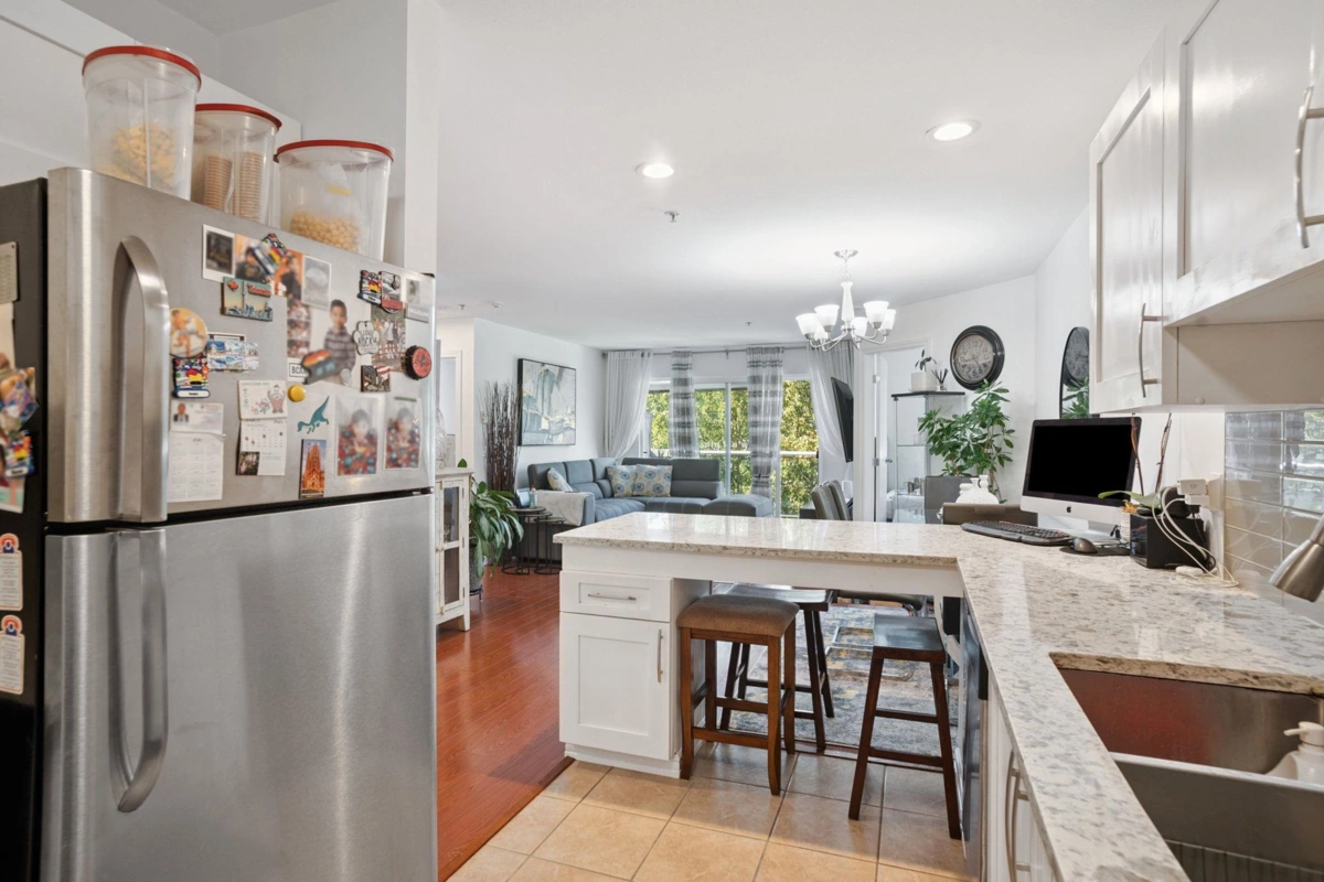 Primary Bathroom Photo of 402 2983 Cambridge Street, Port Coquitlam, BC