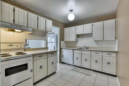 5642 Broadway, Burnaby, BC, Burnaby — Townhouse for sale