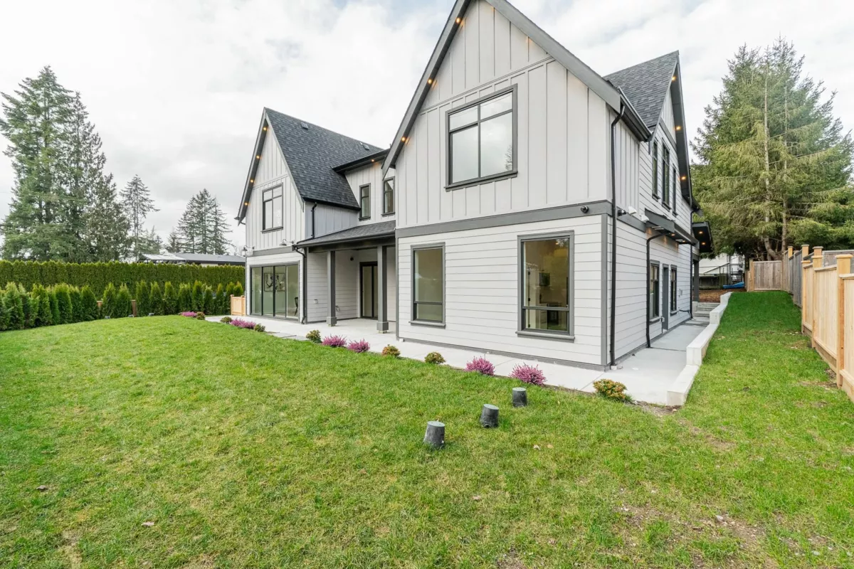 Family Room Photo of 12018 261 Street, Maple Ridge, BC