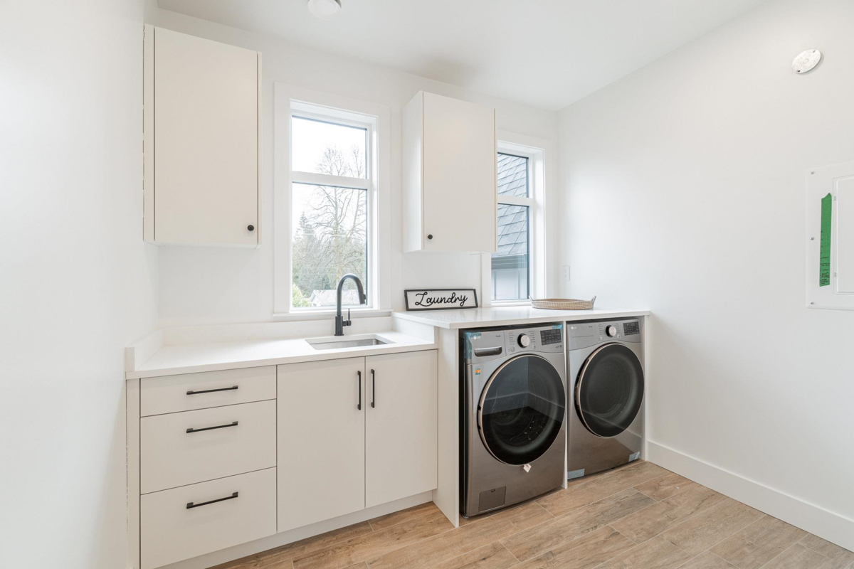 Staircase Photo of 12018 261 Street, Maple Ridge, BC