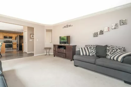 Hallway Photo of 17163 102 Avenue, Surrey, BC