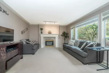 Mudroom Photo of 17163 102 Avenue, Surrey, BC