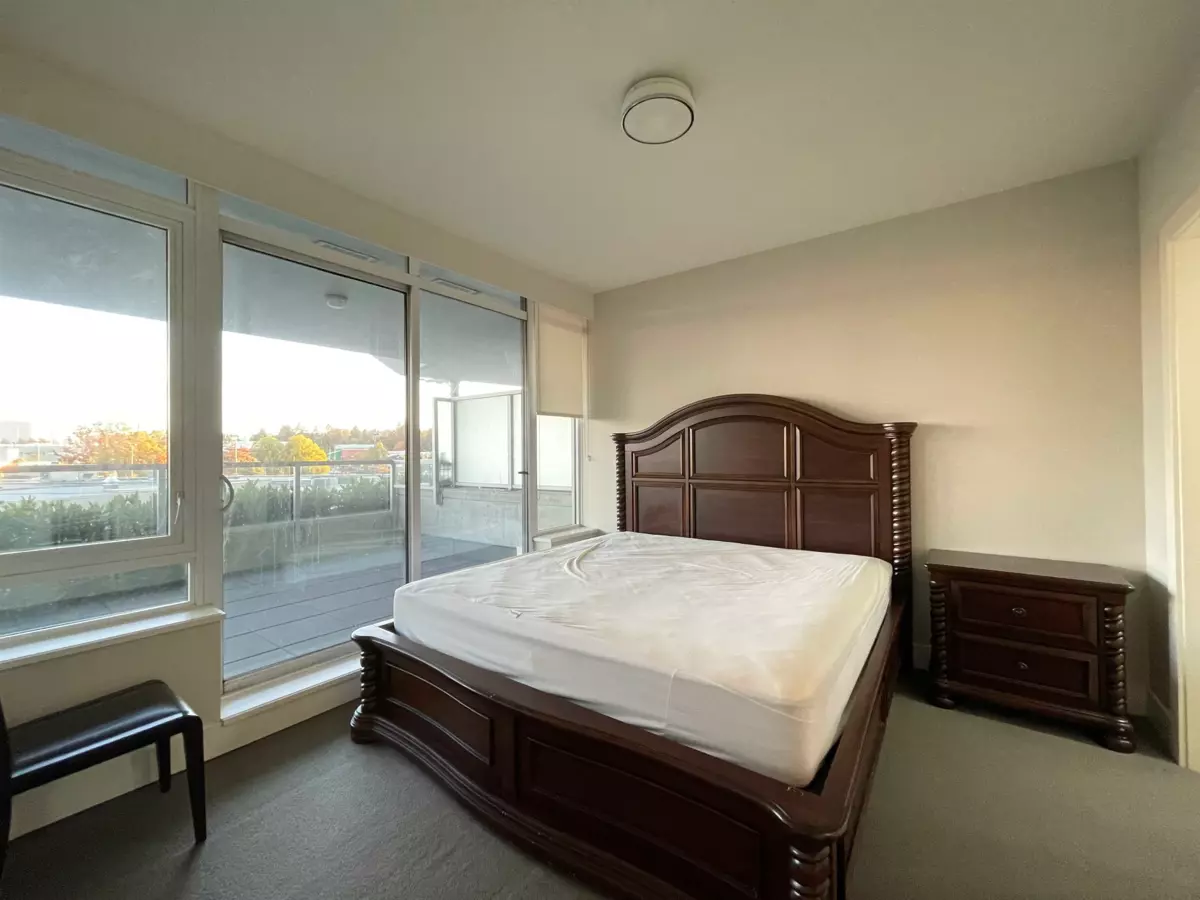 Kitchen Photo of 100 888 Arthur Erickson Place, West Vancouver, BC