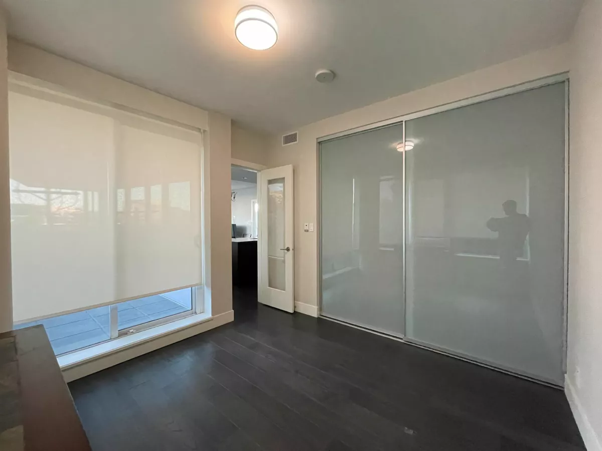 Pantry Photo of 100 888 Arthur Erickson Place, West Vancouver, BC