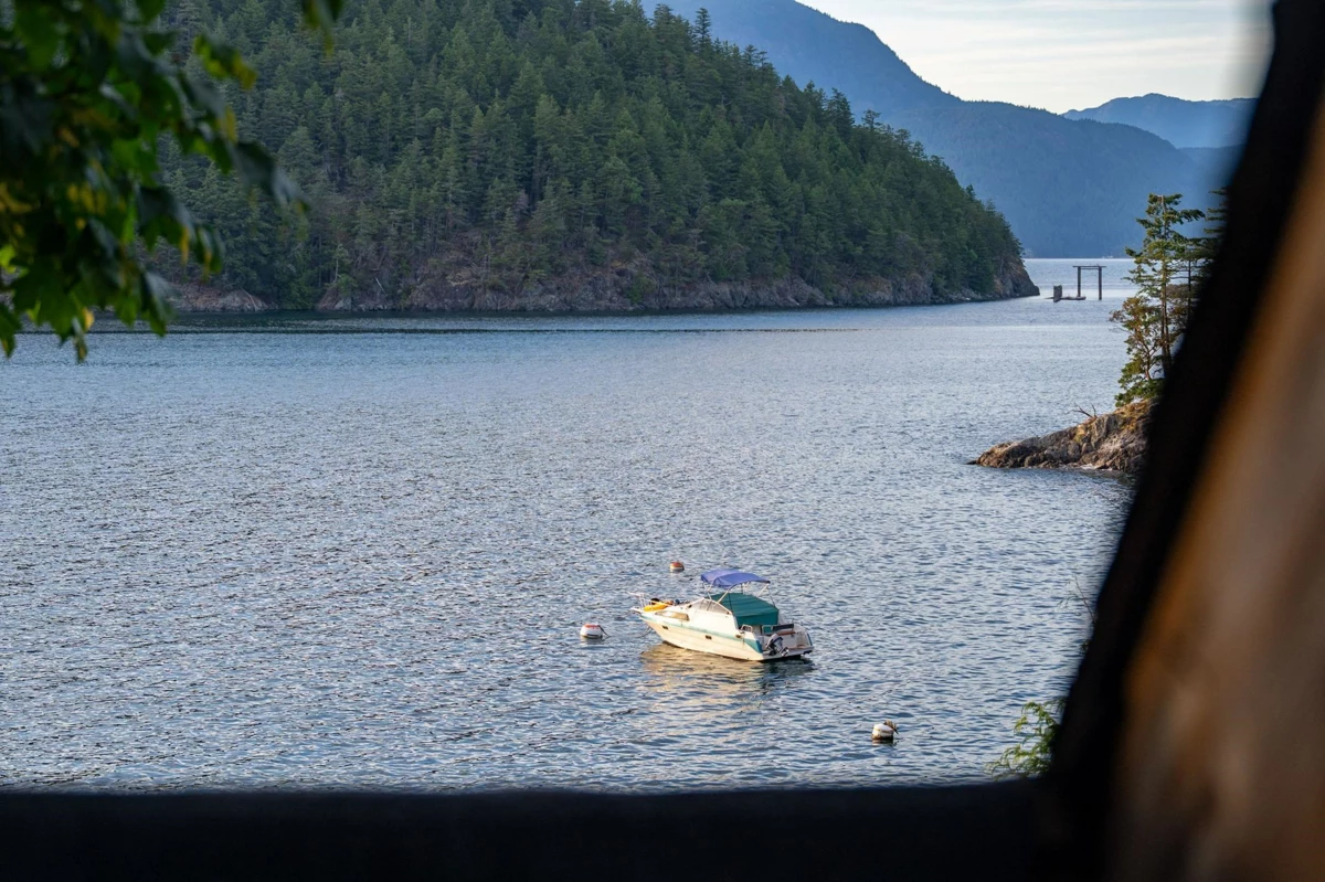 Basement Recreation Room Photo of 1558 Mount Gardner Road, Bowen Island, BC