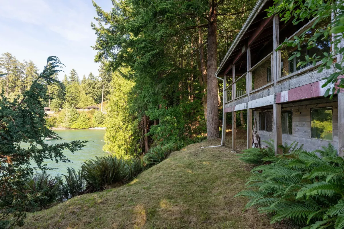 Bedroom 2 Photo of 1558 Mount Gardner Road, Bowen Island, BC