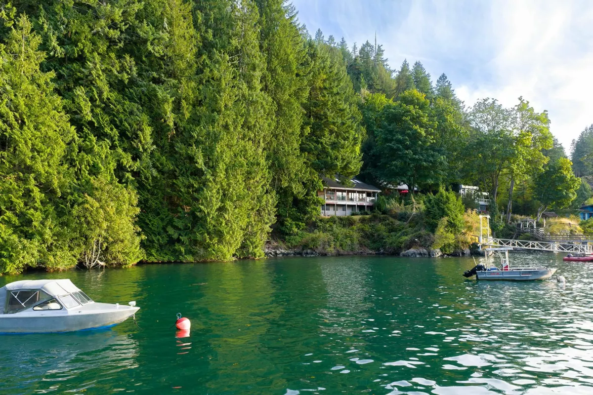 Hallway Photo of 1558 Mount Gardner Road, Bowen Island, BC