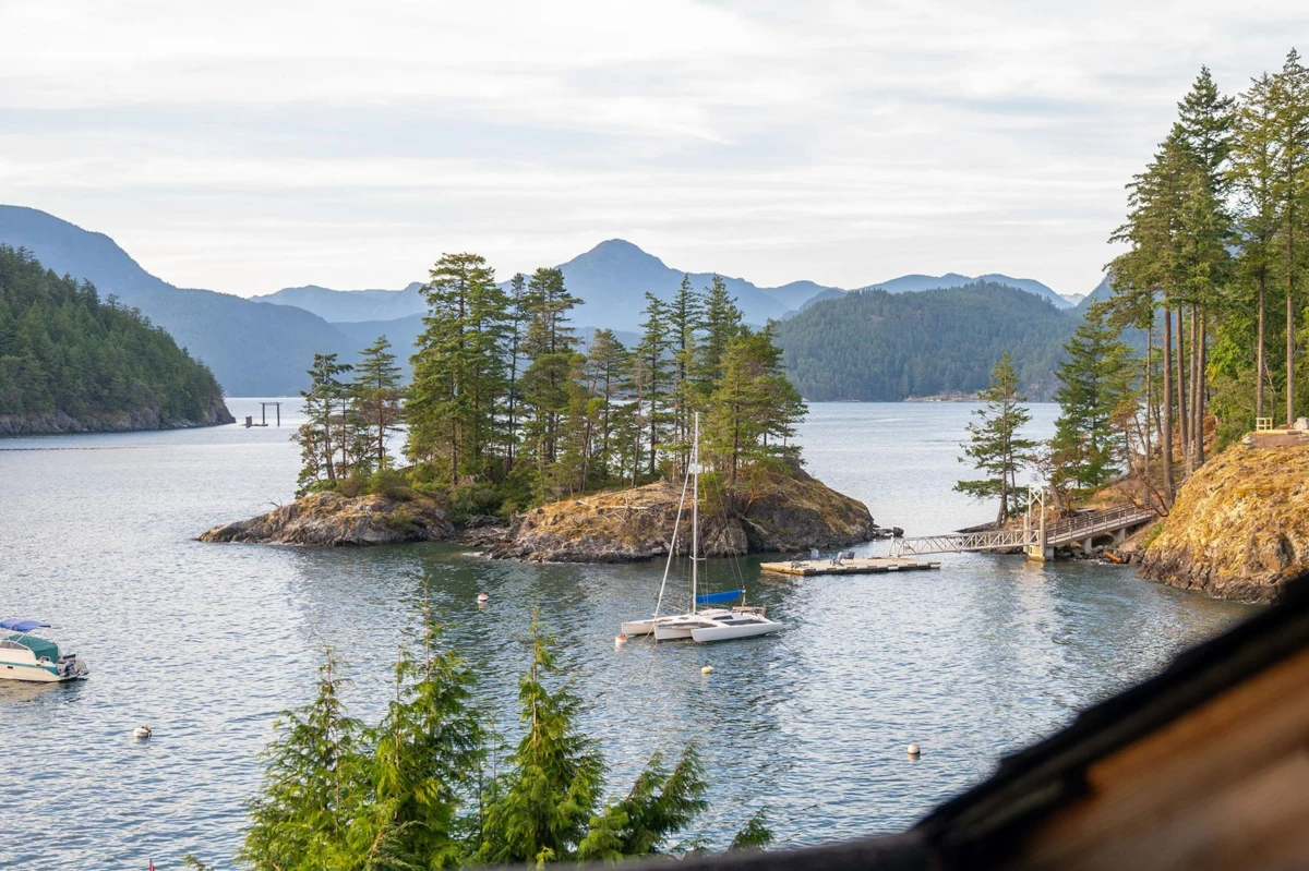 Kitchen Photo of 1558 Mount Gardner Road, Bowen Island, BC