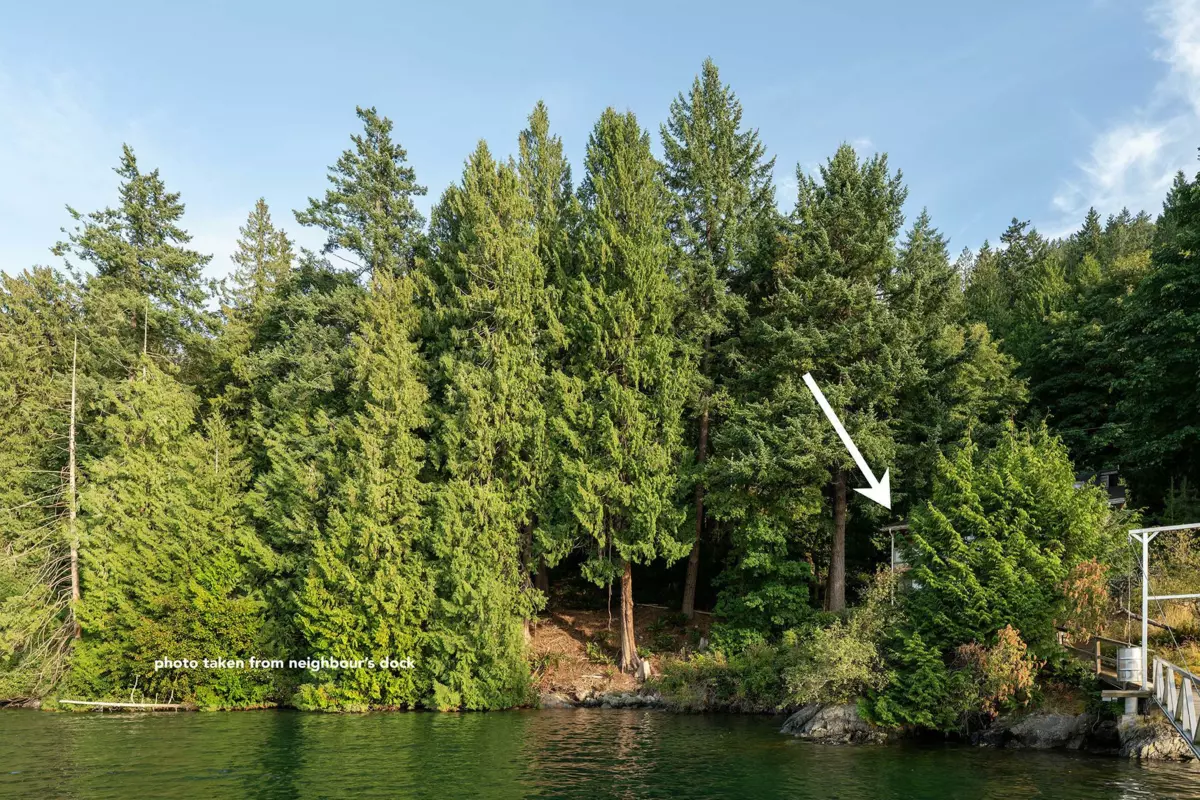 Primary Bedroom Photo of 1558 Mount Gardner Road, Bowen Island, BC
