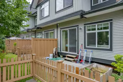 Garden / Landscaping Photo of 76 6299 144 Street, Surrey, BC
