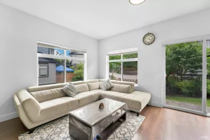 Kitchen Photo of 76 6299 144 Street, Surrey, BC