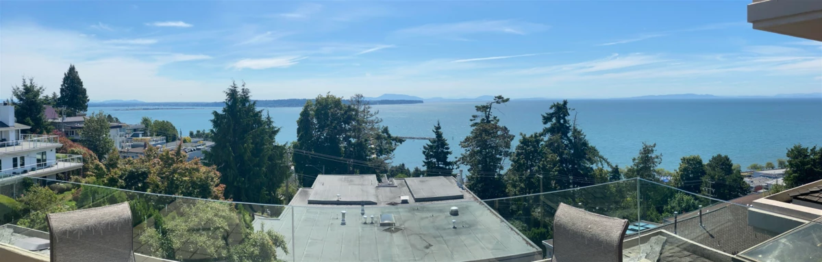 Laundry Room Photo of 402 15050 Prospect Avenue, White Rock, BC