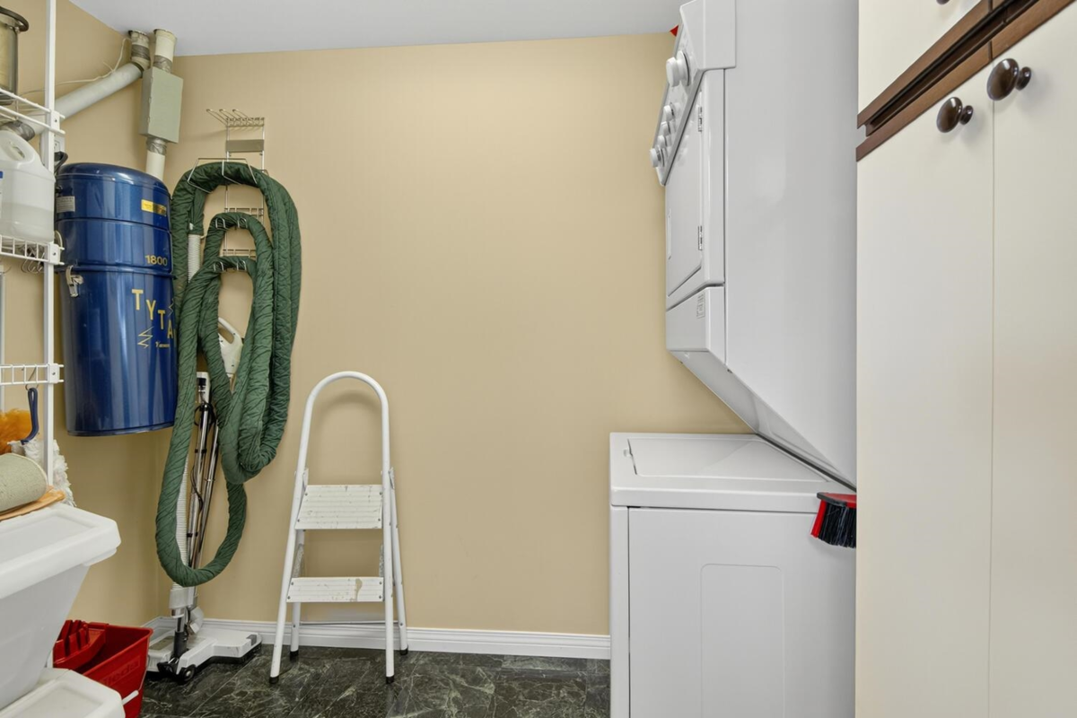 Office / Den Photo of 402 15050 Prospect Avenue, White Rock, BC