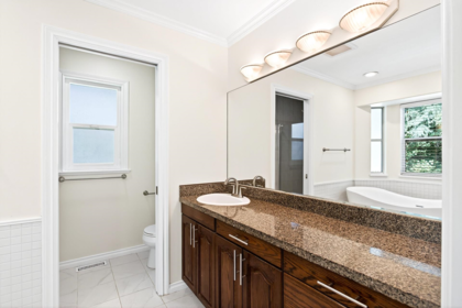 Hallway Photo of 12580 261 Street, Maple Ridge, BC