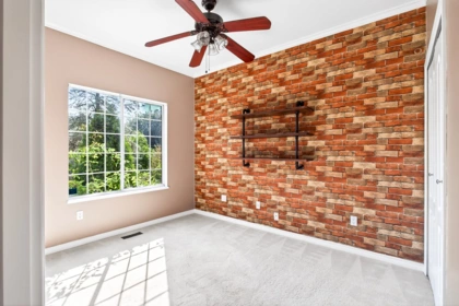 Laundry Room Photo of 12580 261 Street, Maple Ridge, BC