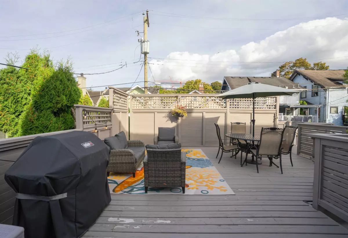 Garden / Landscaping Photo of 1346 Laburnum Street, Vancouver, BC