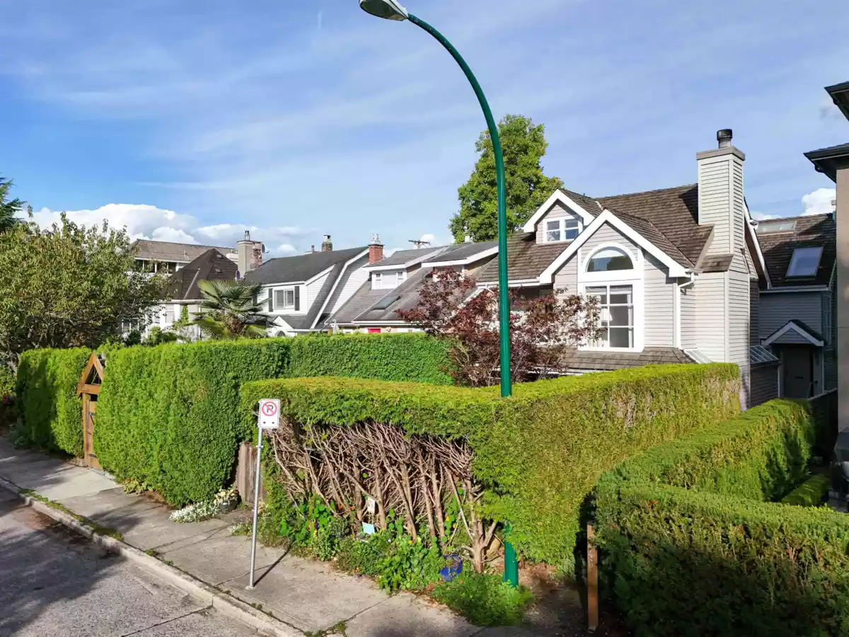 Outdoor Kitchen Photo of 1346 Laburnum Street, Vancouver, BC