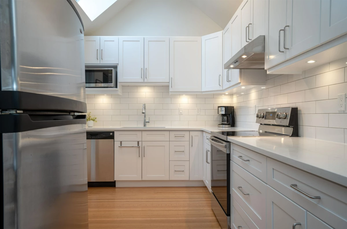 Walk-In Closet Photo of 1346 Laburnum Street, Vancouver, BC