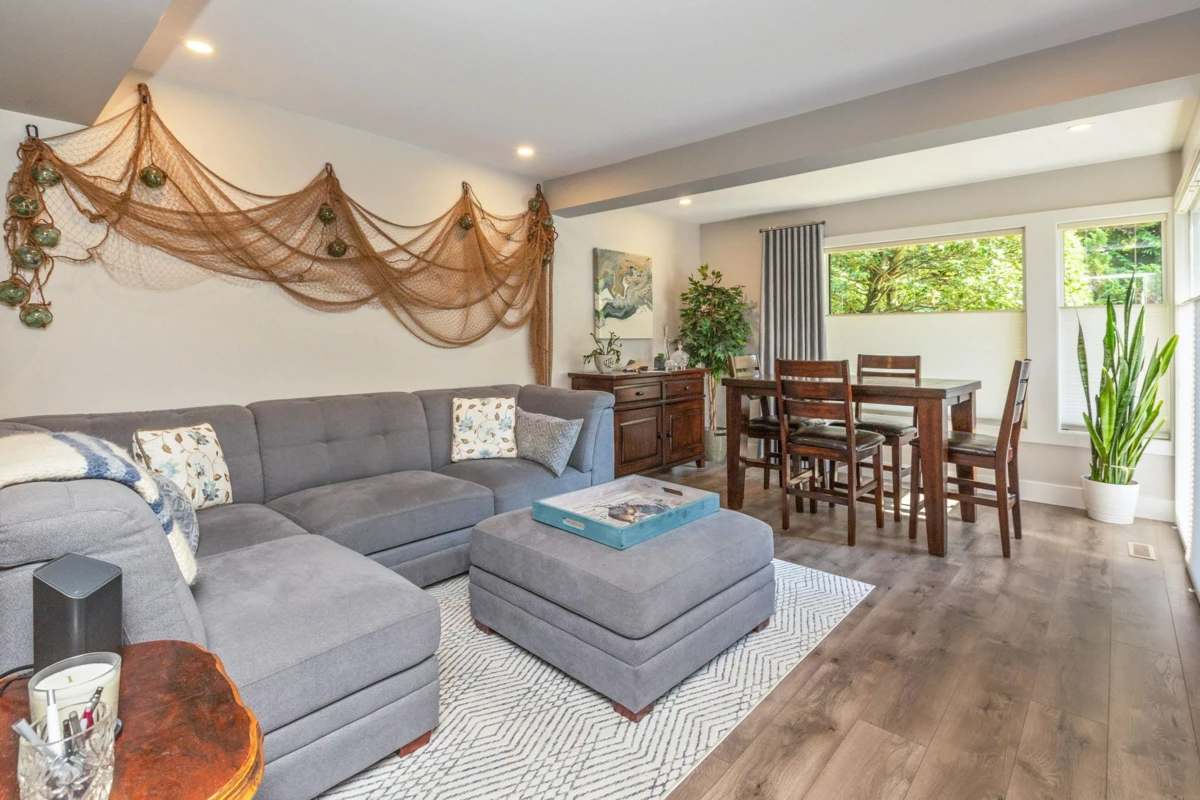 Kitchen Island Photo of 15804 Mcbeth Road, Surrey, BC